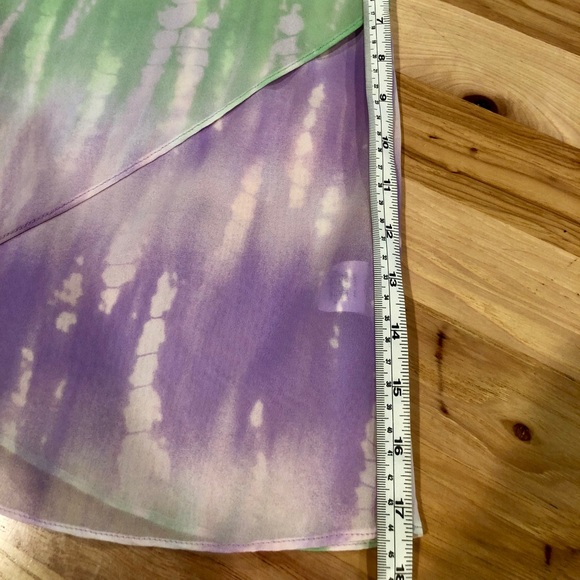 👚Soprano tie dye tank top• Medium👚 - Picture 7 of 8